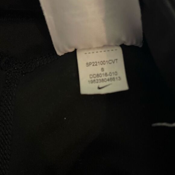 Nike Girls Pro Black Compression Biker Shorts – Size Small - Picture 2 of 3